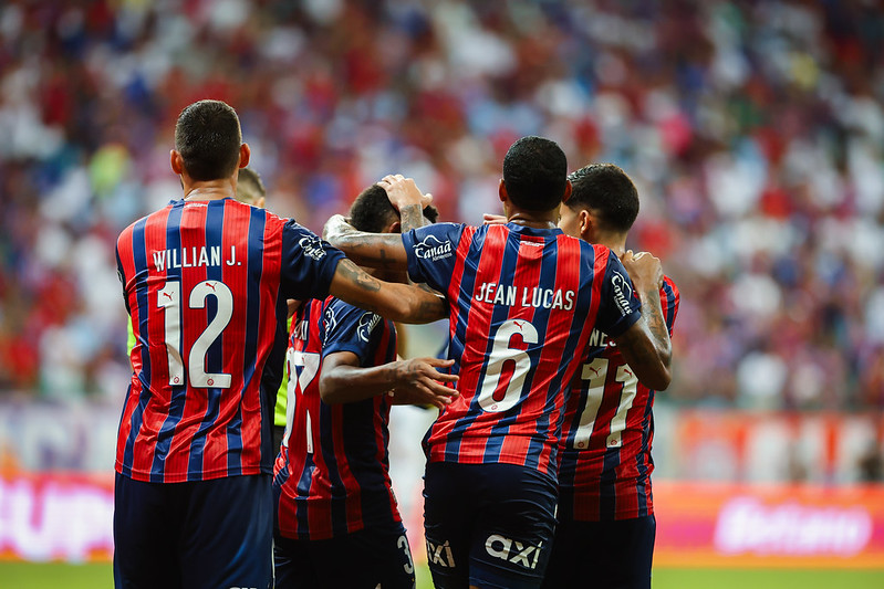 Bahia goleia o Paysandu e avança na Copa do Brasil